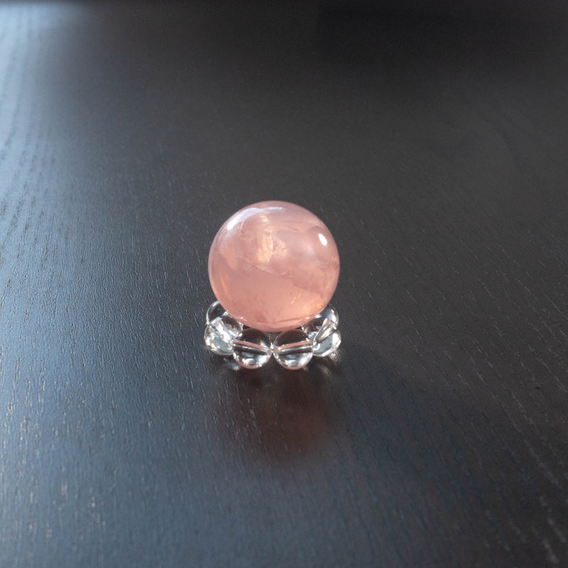 ローズクォーツAAA丸玉《26mm球/キャッツアイ/水晶台座付》ブラジル産
