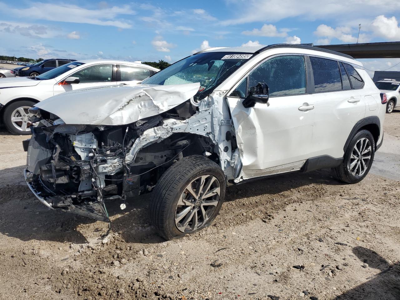 2022 TOYOTA COROLLA CROSS XLE | 7MUEAABG9NV038470