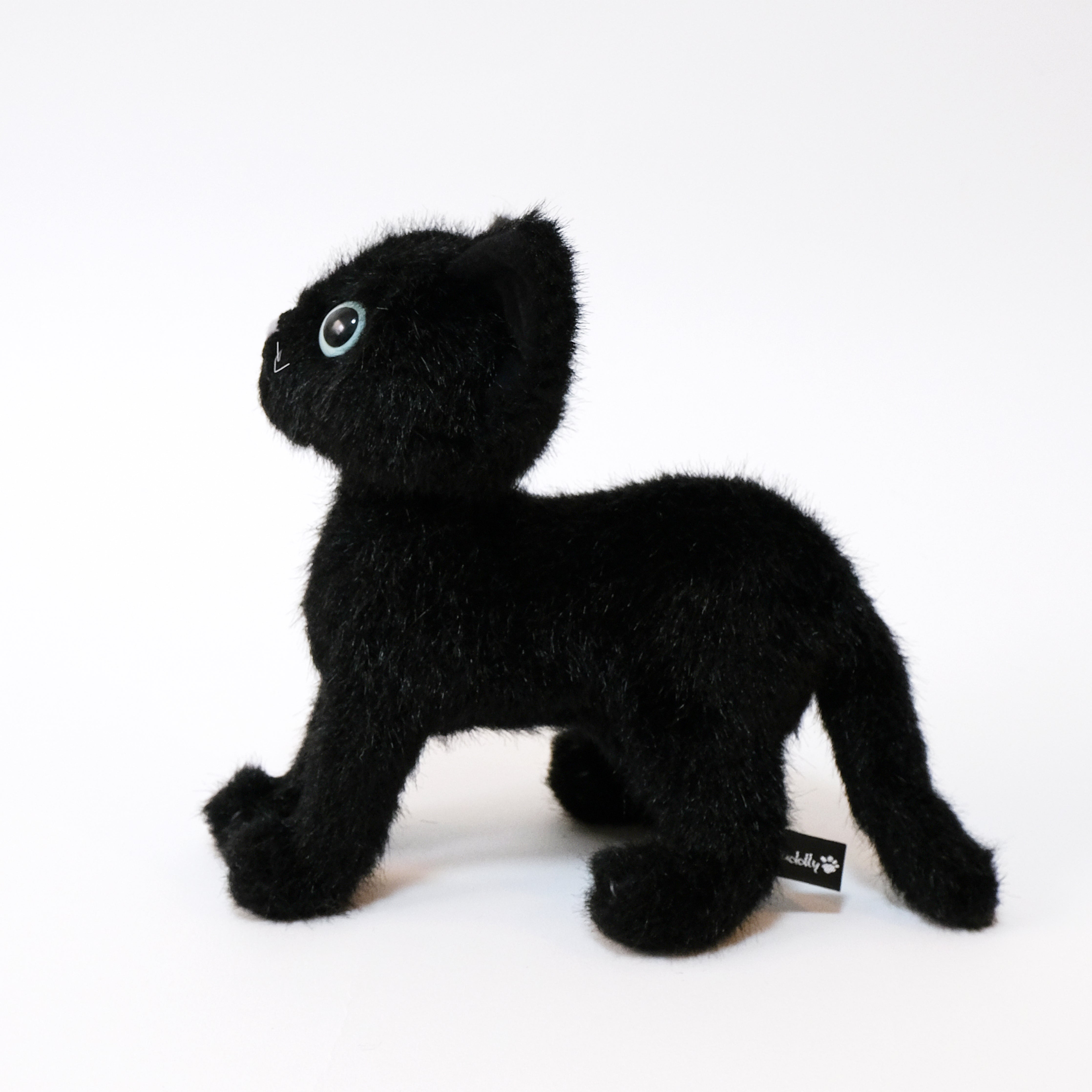 ドロップス クロ Drops Kuro ブルーアイ 猫のぬいぐるみ 仔猫 – Cuddly