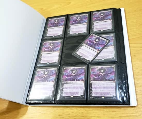 おすすめ】MTGのコレクション用でイラストが描かれたカードファイル