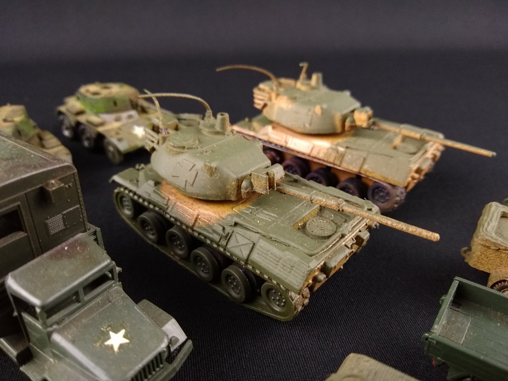 Roco Minitanks Lot — Assorted Units (x12) (v) – Cyborg One