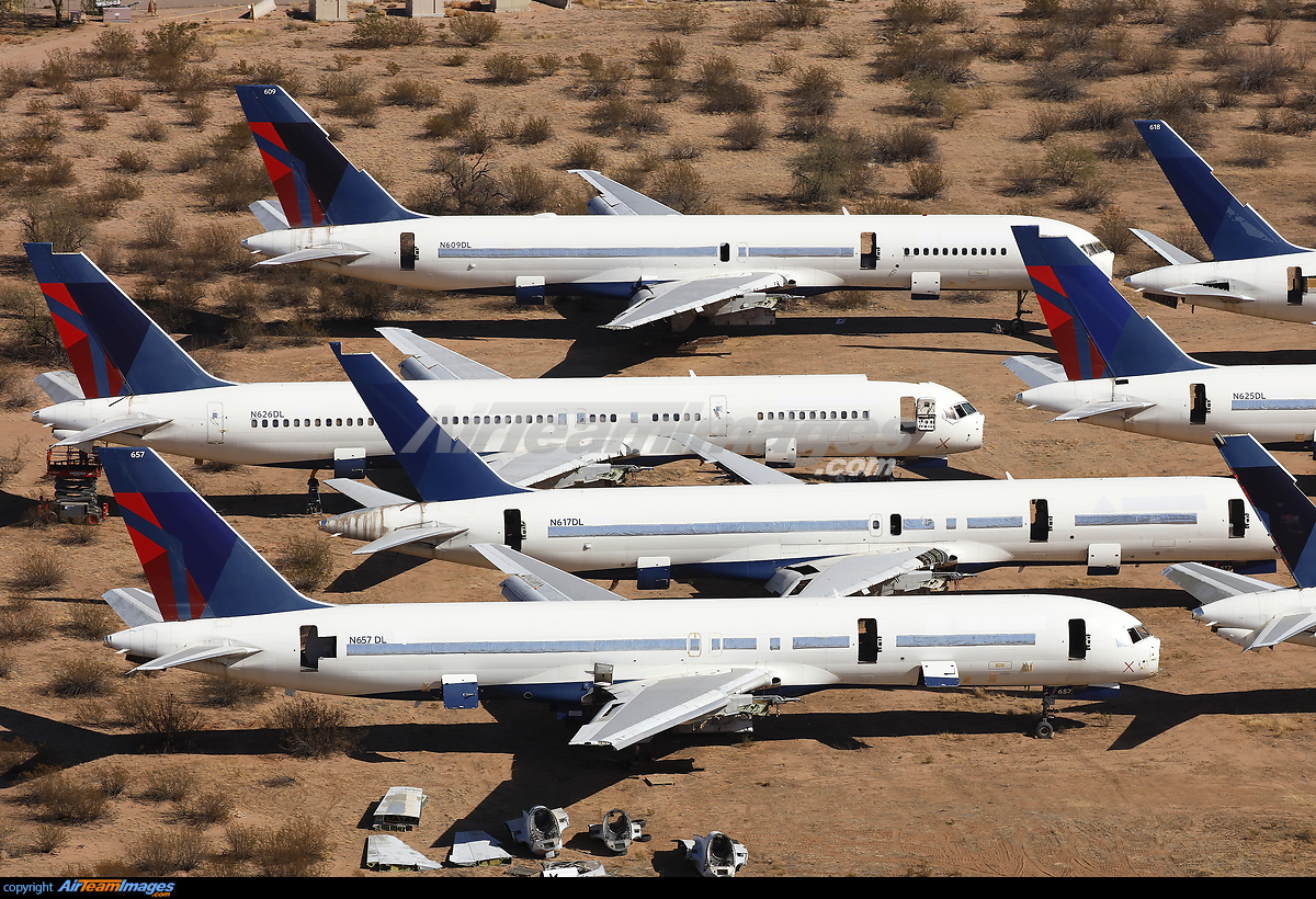 デルタ航空 Aviationtag B757-232 コンビ色 デルタ航空 Aviationtag