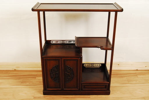 8905 唐木 花梨 飾り棚 違い棚 茶棚 茶箪笥 透かし彫り 高さ90cm 幅