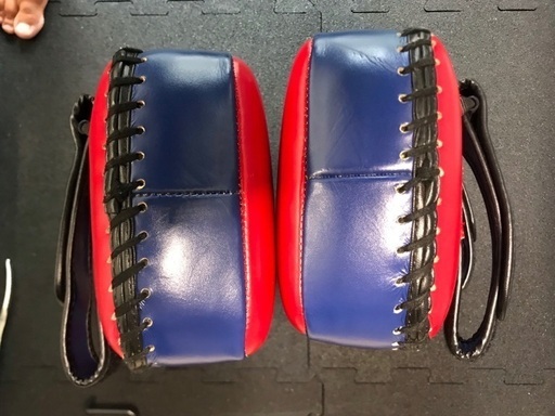 WINDY キックミット 青/赤 2個セット WINDY キックミット 青/赤 2個セット