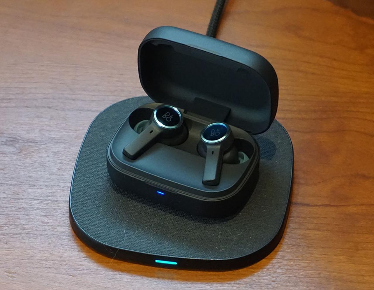 BANG & OLUFSEN「Beoplay EX」は、開放的な気分になれる完全ワイヤレス