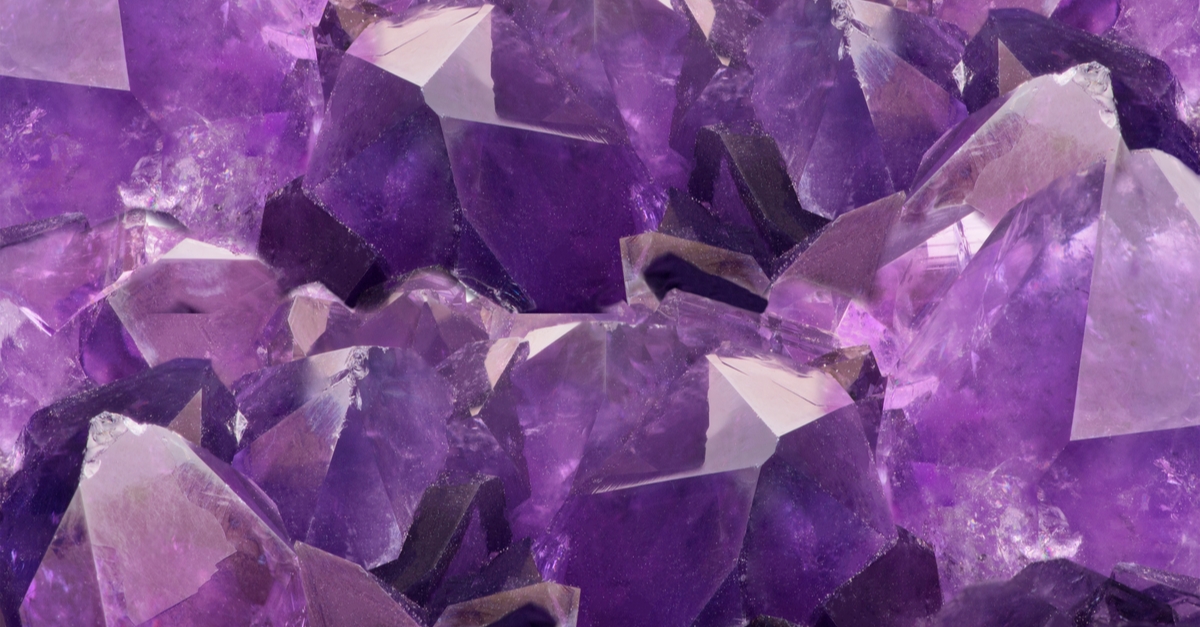 紫色の水晶 アメジスト | カラッツ Gem Magazine