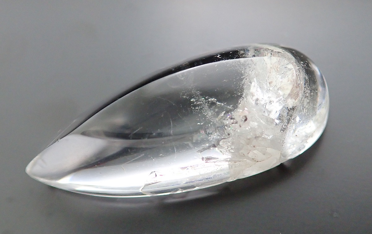 山の幻影が内包された？ファントムクォーツってなに？ | カラッツ Gem