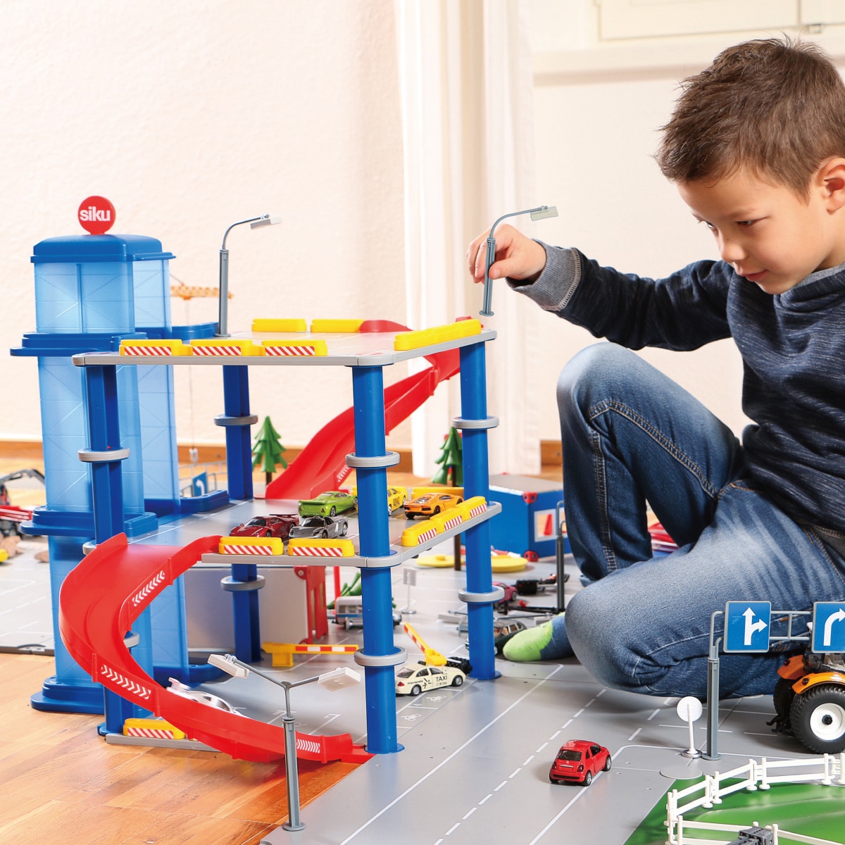 SIKU WORLD パーキングタワー: バリエーション表示 ボーネルンド