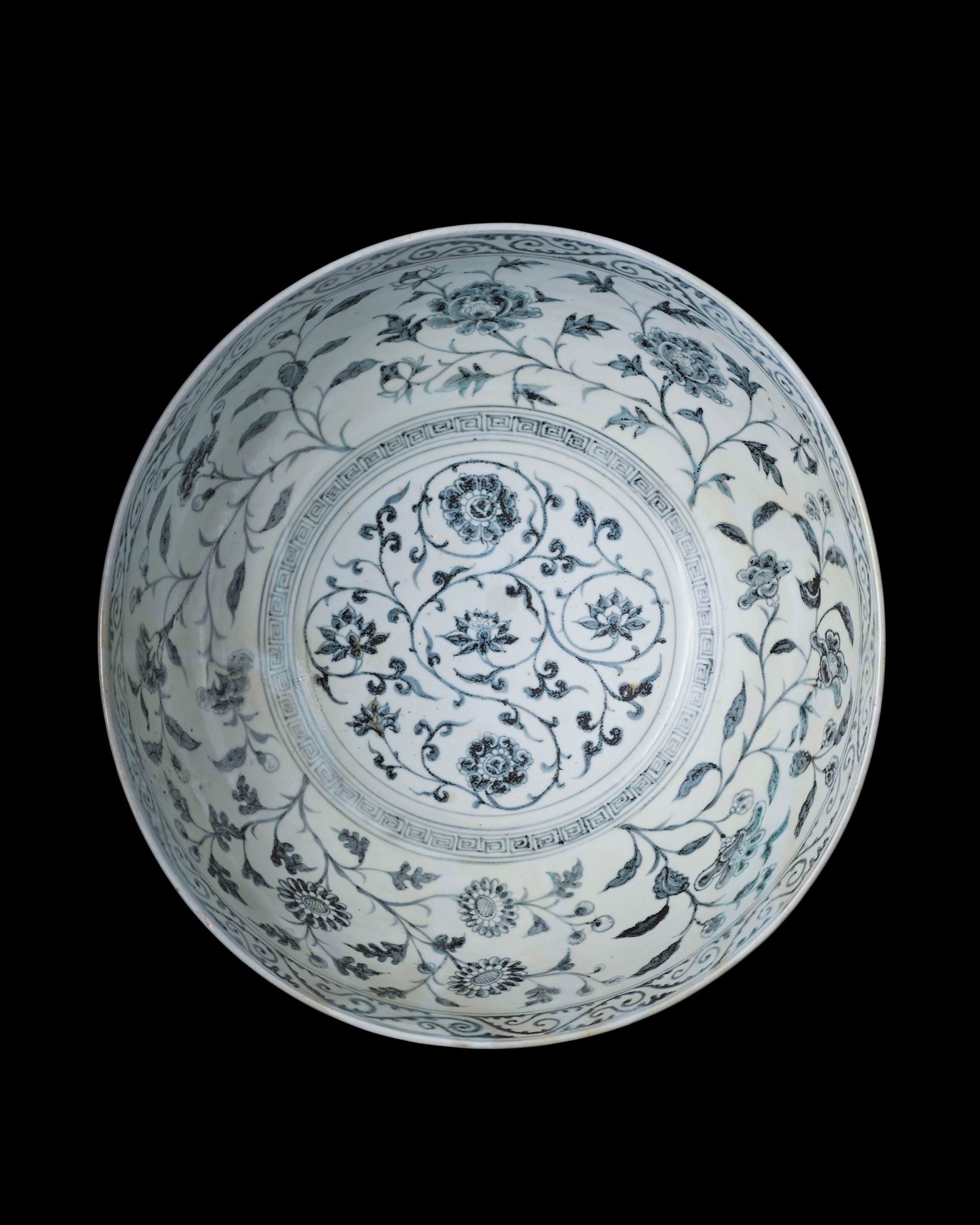 中国美術 青花 纏枝蓮花 武人紋 瓶 高25.5cm(HA374)