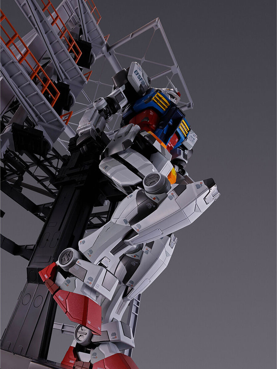Bandai DX Chogokin Gundam Factory Yokohama RX-78F00 Gundam With Dock -