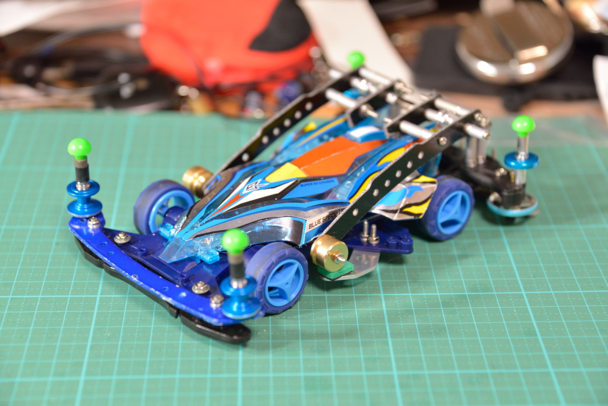 ミニ四駆 ナックルブレイカー ブルースペシャル メタリック仕様 【公式