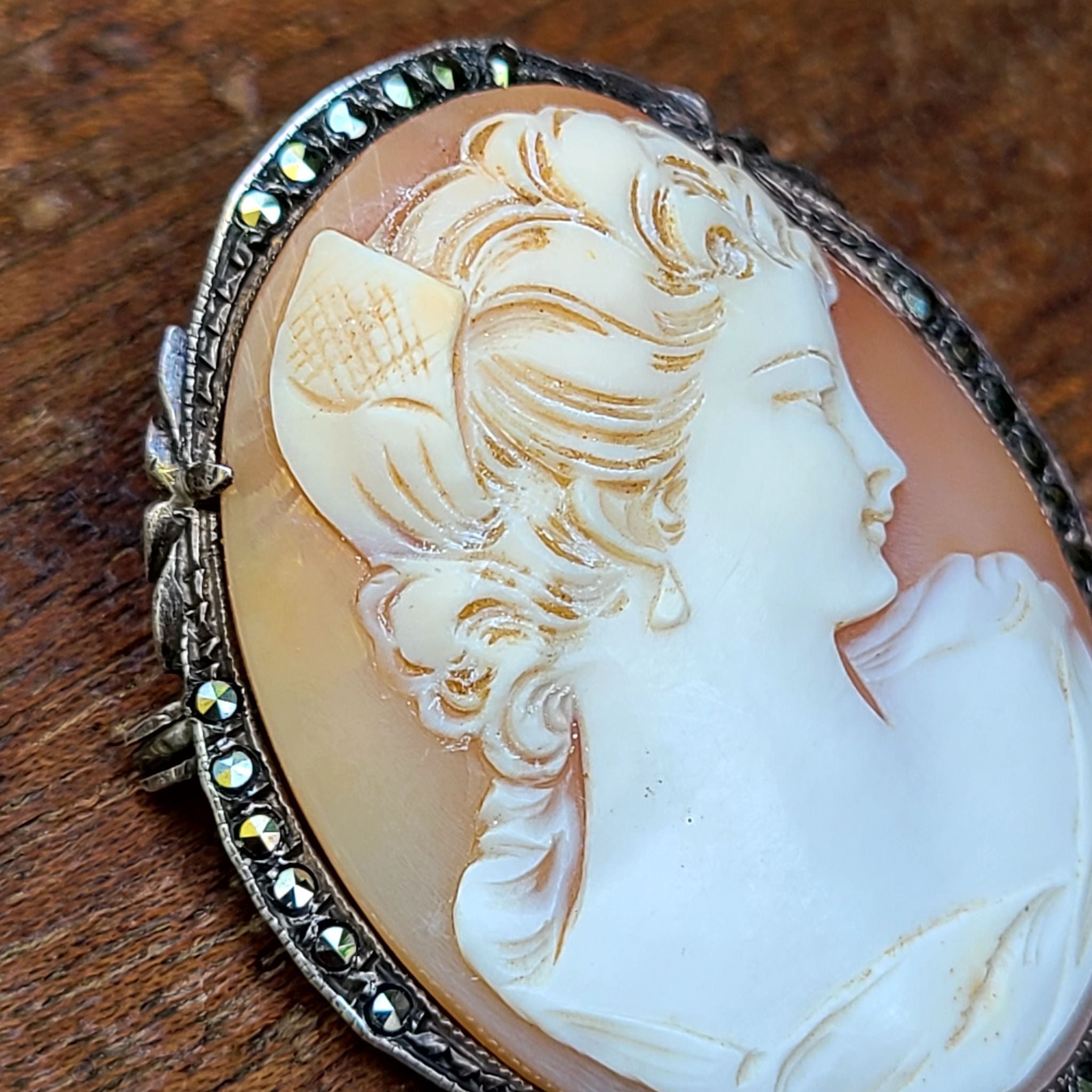 ITALY製 CAMEOブローチ シェルカメオ SILVERフレーム 2way 14金