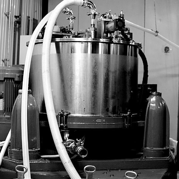 獺祭 純米大吟醸 磨き二割三分 遠心分離 - 獺祭の蔵元｜株式会社 獺祭