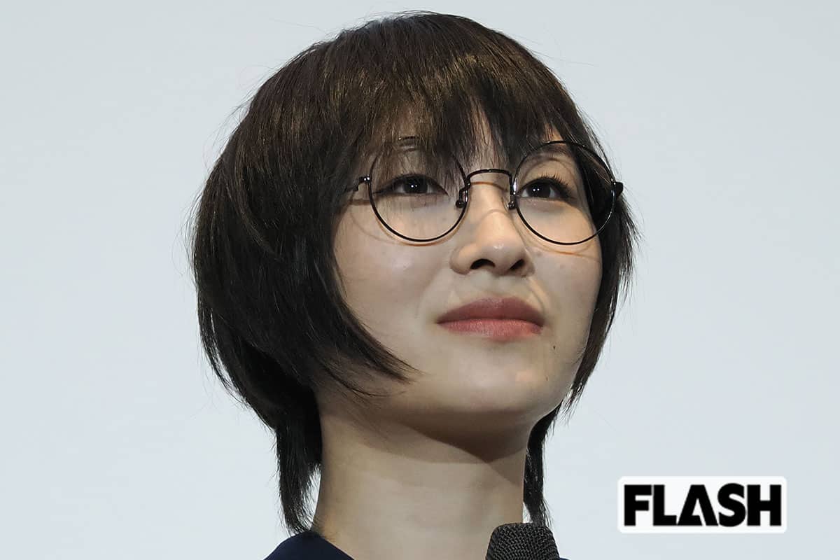 新しい学校のリーダーズSUZUKA、“メガネなし写真”が話題に…積極的な