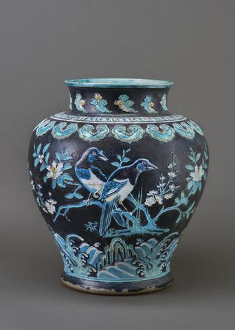 重要文化財 青花 蓮池魚藻文 壺 元時代・14世紀／景徳鎮窯（住友