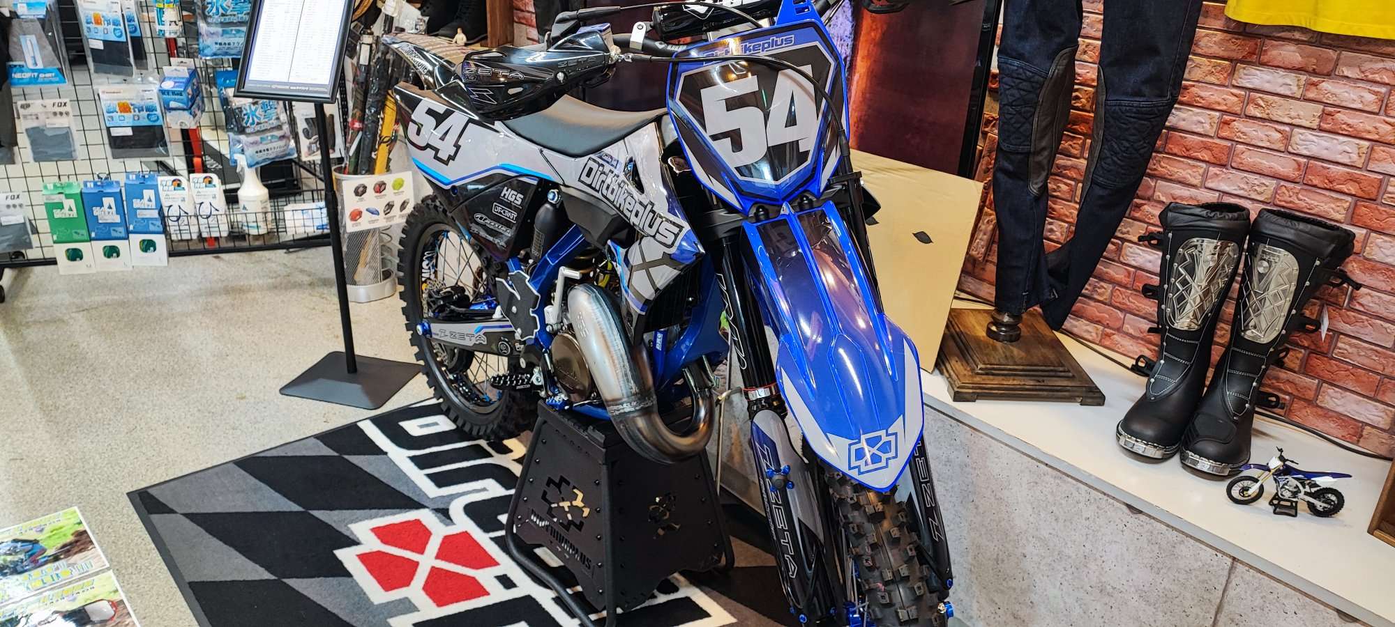 ダートバイクプラスブログ|YZ125モクモク仕様展示中でございます
