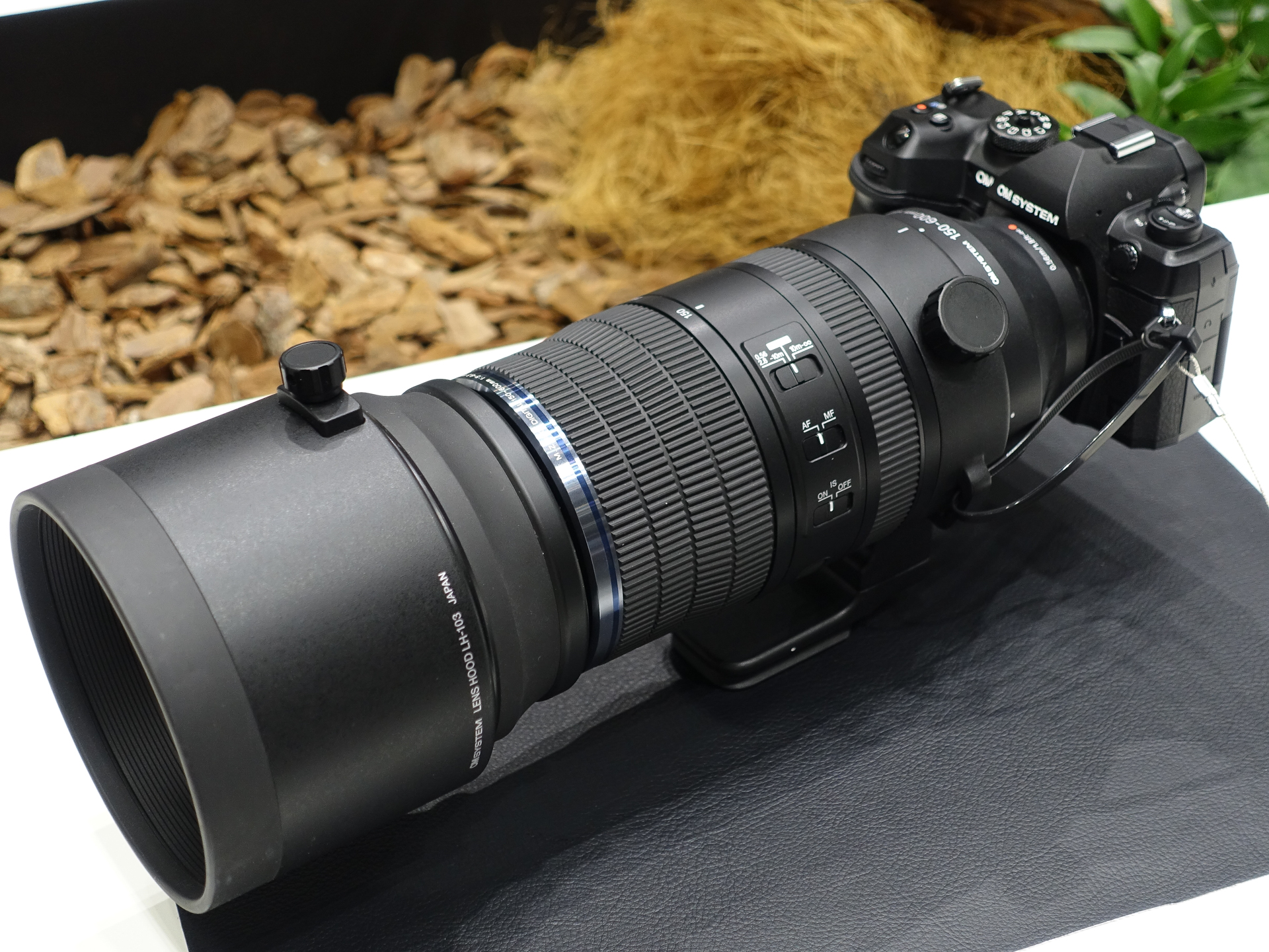 美品】OLYMPUS OM-1 レンズ2本 木製グリップ付 フイルムカメラ 私は