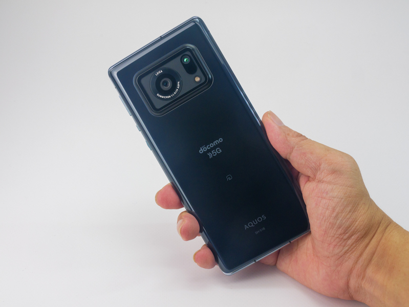 新製品レビュー：シャープAQUOS R6 - デジカメ Watch