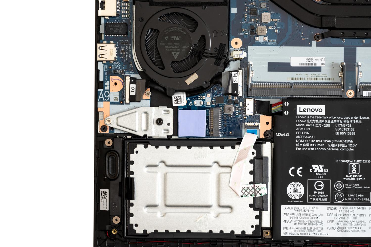 ThinkPad E495を分解してメモリの増設とM.2 SSDの換装をした | でこにく