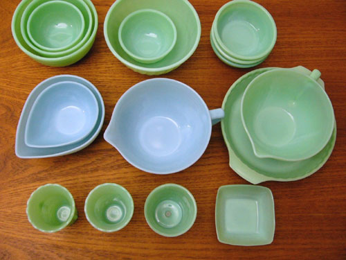 ターコイズブルーのバターボウルやジェダイのスワールミキシングボウル