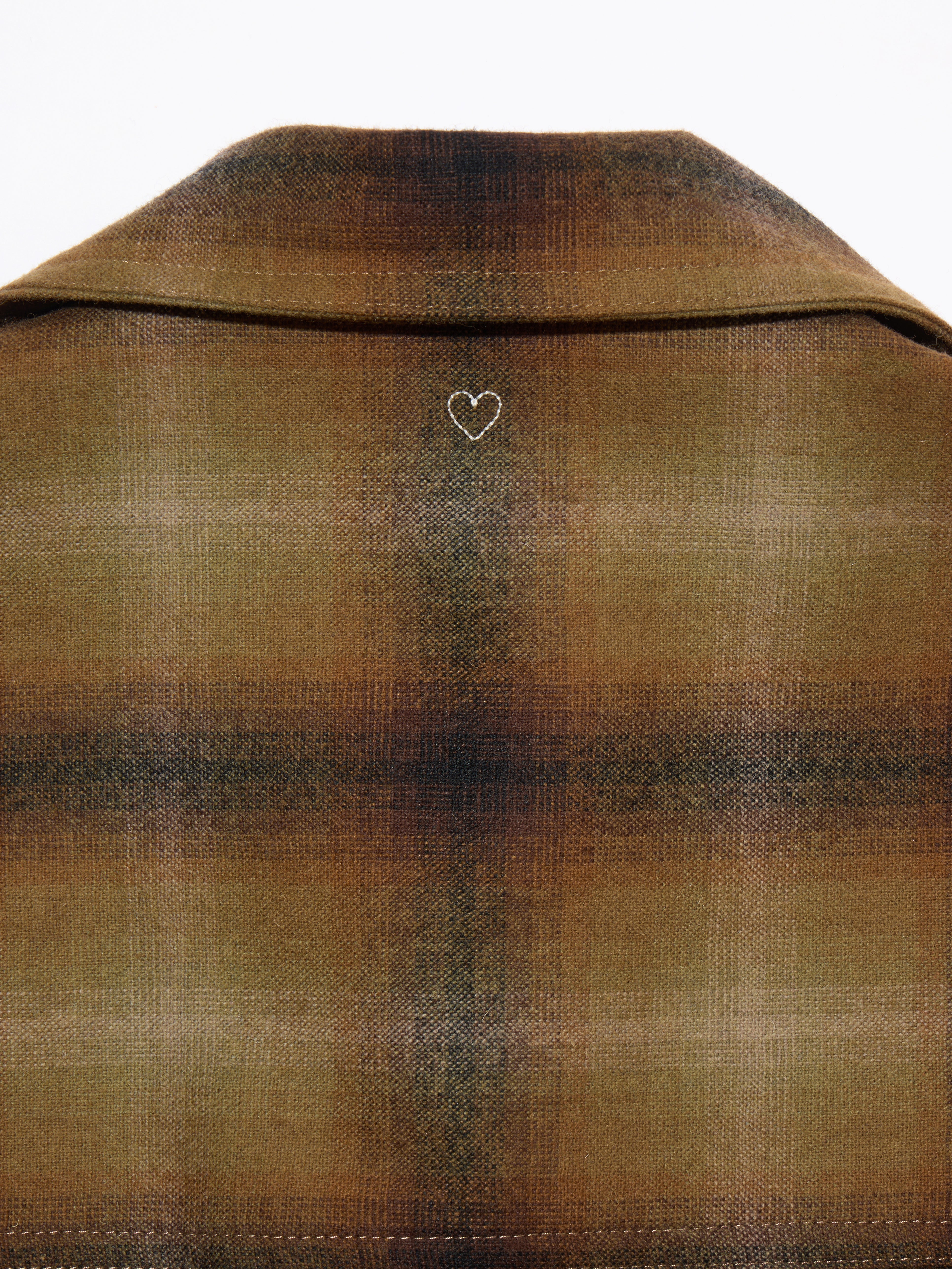 4_13_0049.jpg?v=1758858211&