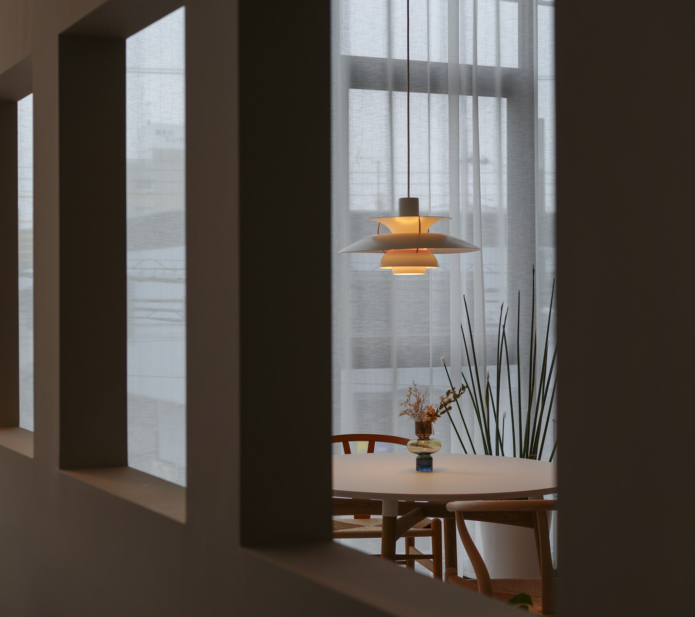 ルイスポールセン（Louis Poulsen） PH5 / モダン・ホワイト