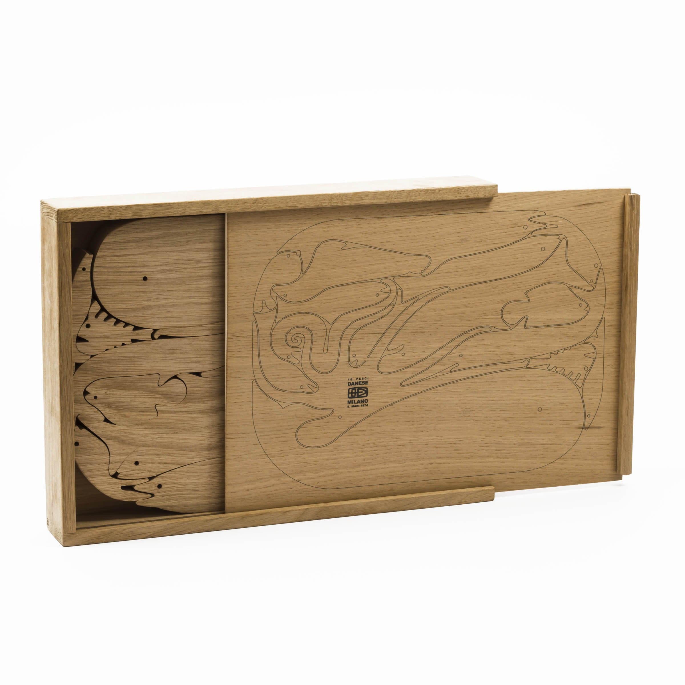 Wooden Puzzle 16 PESCI by Enzo Mari - Limited Edition. Shop on