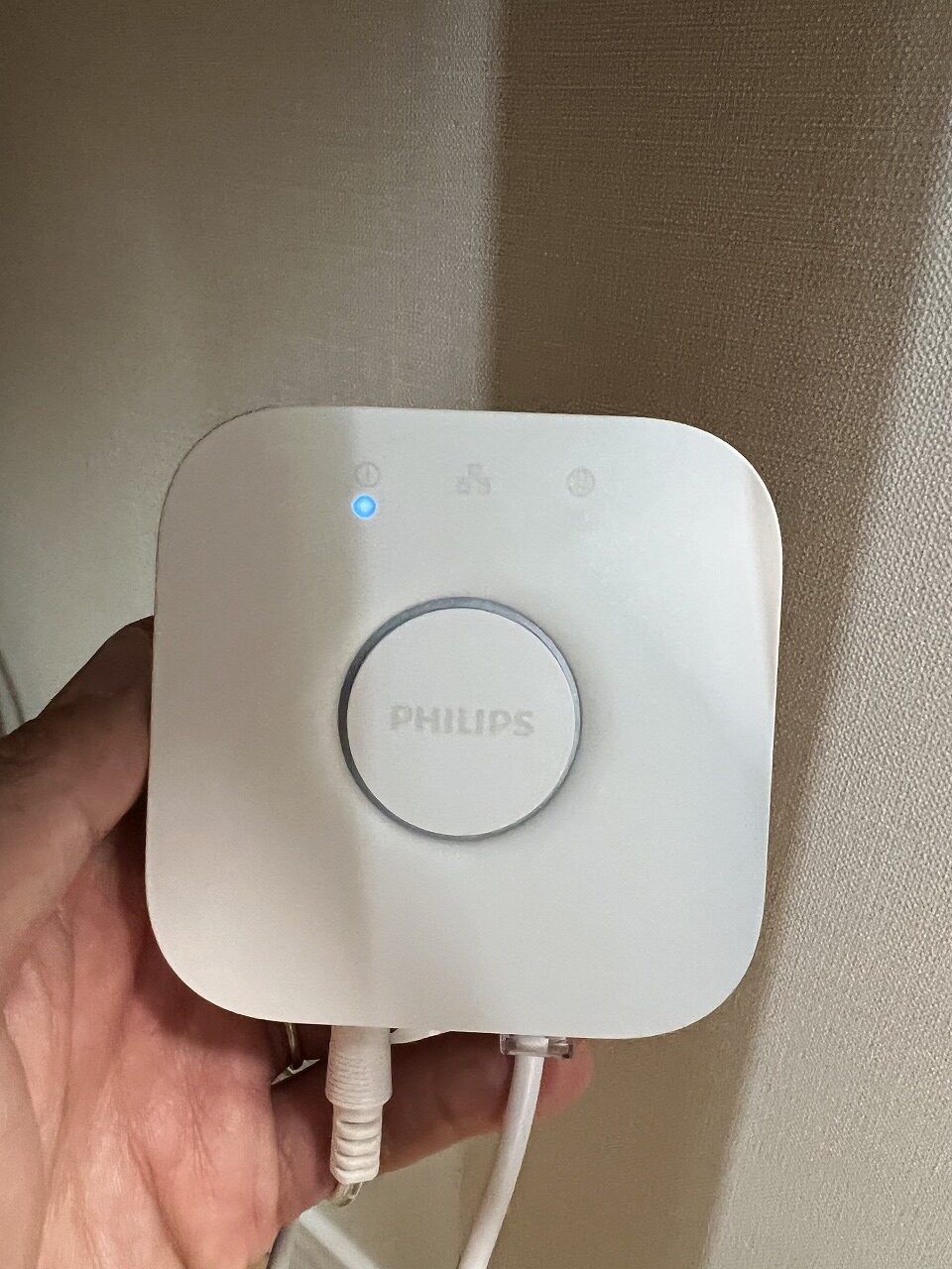 Philips HueにはHueブリッジが必須アイテム！スマートライトを