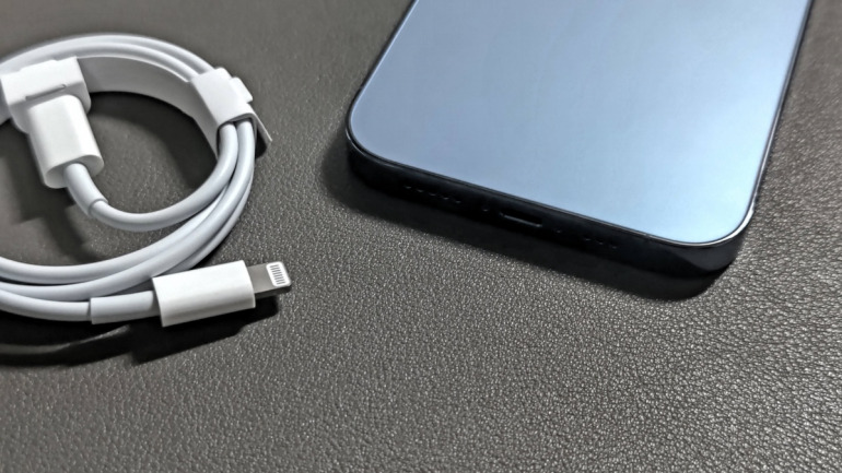 Apple iPhone 13 Pro シエラブルー 本体 + 充電ケーブル Apple iPhone