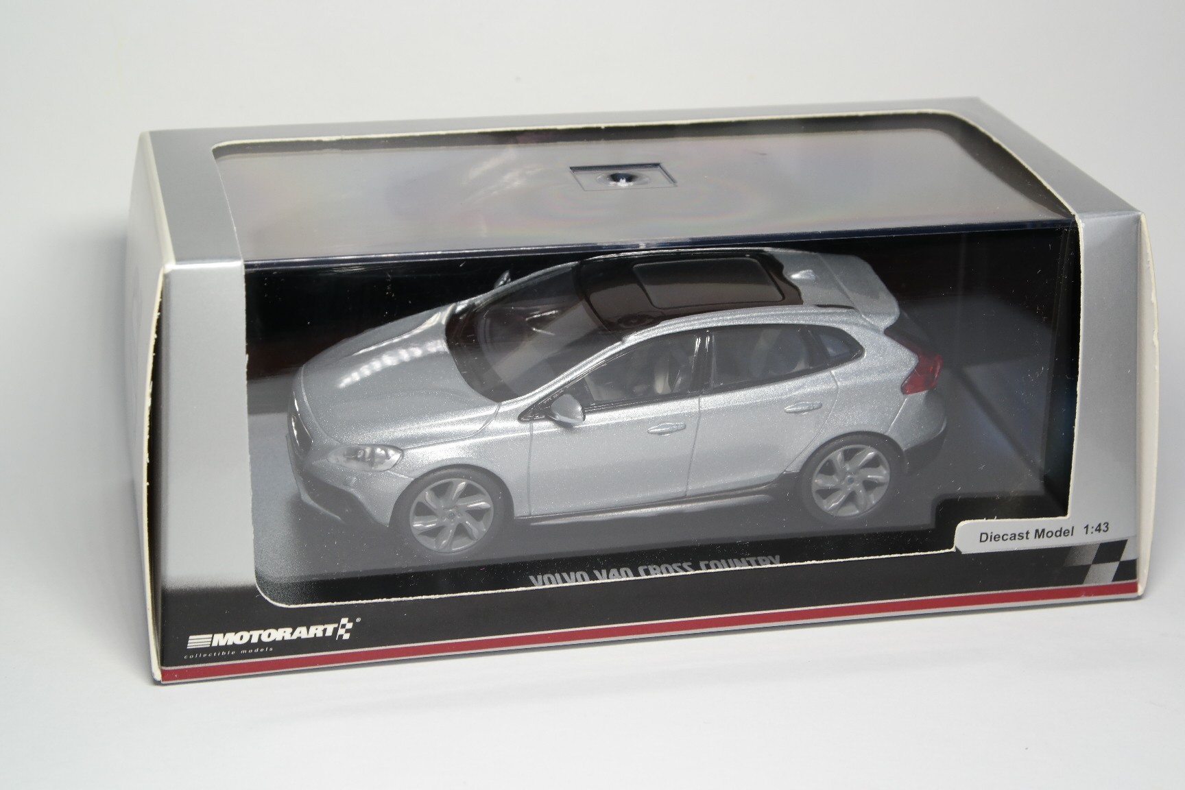 Volvo V40 Cross Country - Diecast Ukraine
