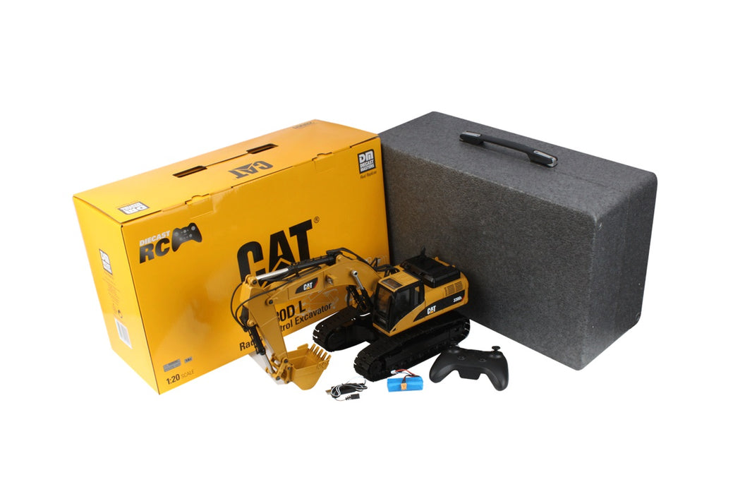 1:20 Cat® 330D L Diecast RC — Diecast Masters America