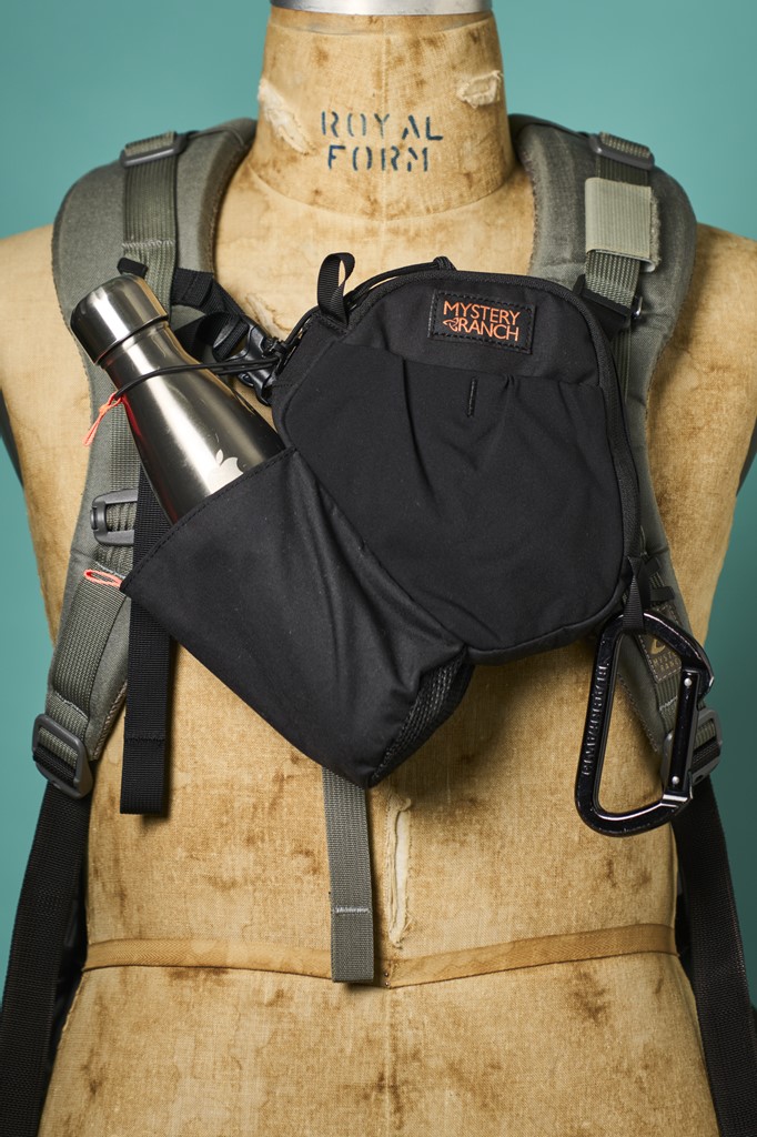 ミステリーランチの2023年の新作「ウィングマン・マルチポ ケット」が