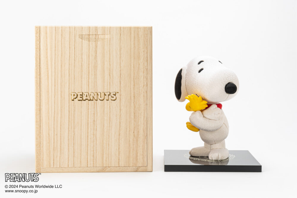 人形職人の手仕事によるスヌーピーフィギュア「江戸木目込人形 PEANUTS