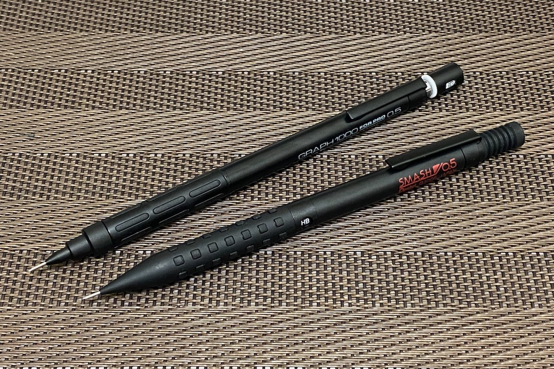 ぺんてるスマッシュ VS グラフ1000】どっちが書きやすいのかを比較