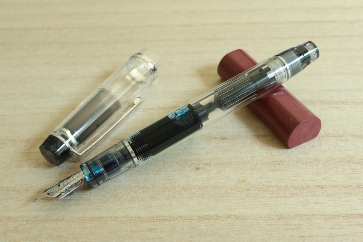 カスタムヘリテイジ92 レビュー】インクが美しく見える透明な本格派