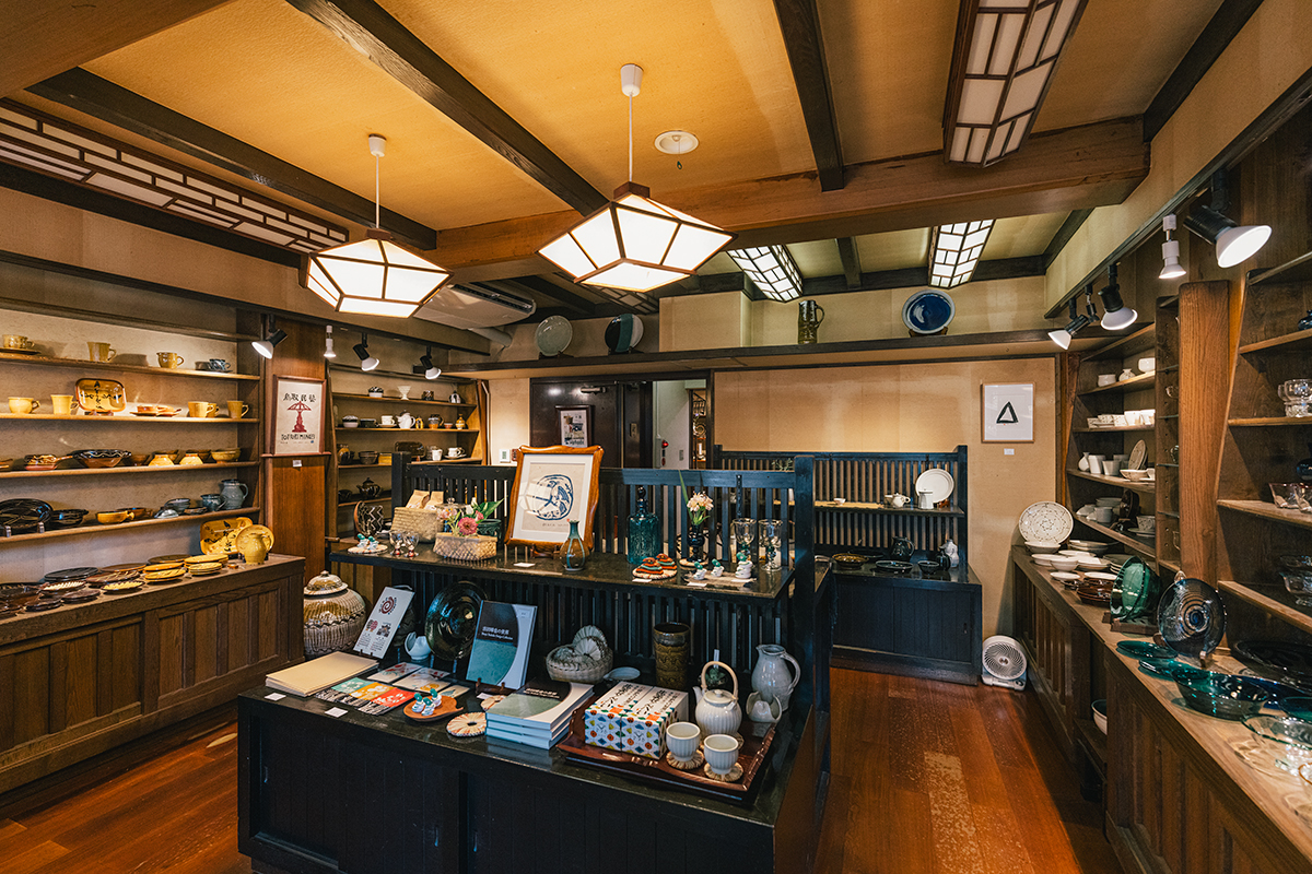 鳥取の美意識が育んだ、民藝とアート。｜脈々と受け継がれる民藝の神髄