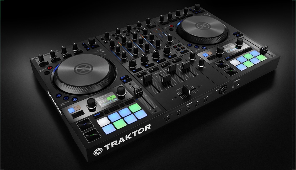 TRAKTOR KONTROL S4 MK3 キャリーケース付き TRAKTOR KONTROL S4 MK3