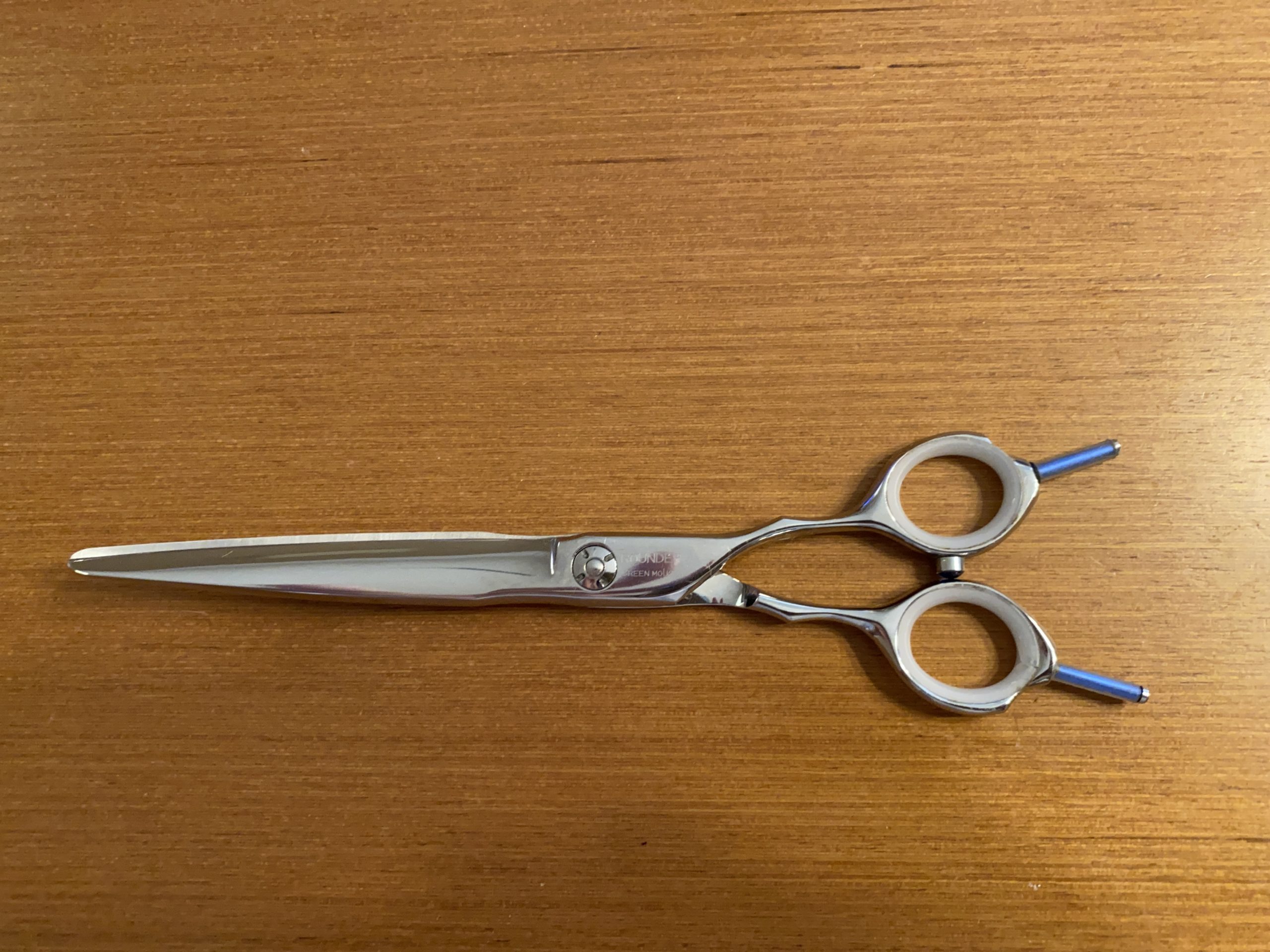 スパッと快適に切れるプロ用カーブシザー両面OKトリマートリミング