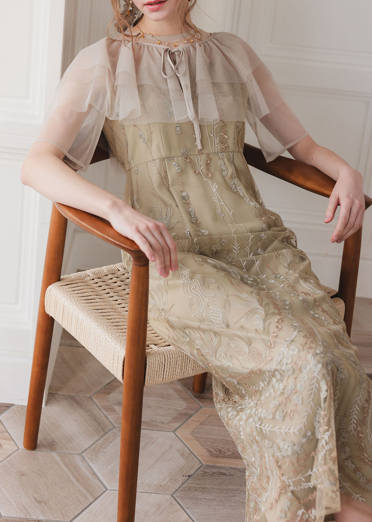 マルチケープIラインドレスのドレス|Dorry Doll / LE'RURE