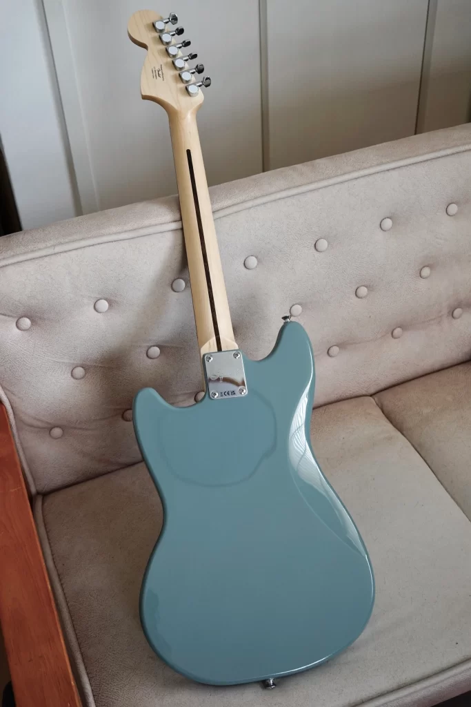 Squier by Fender Bullet Mustang HH (2021) - scrapbook3