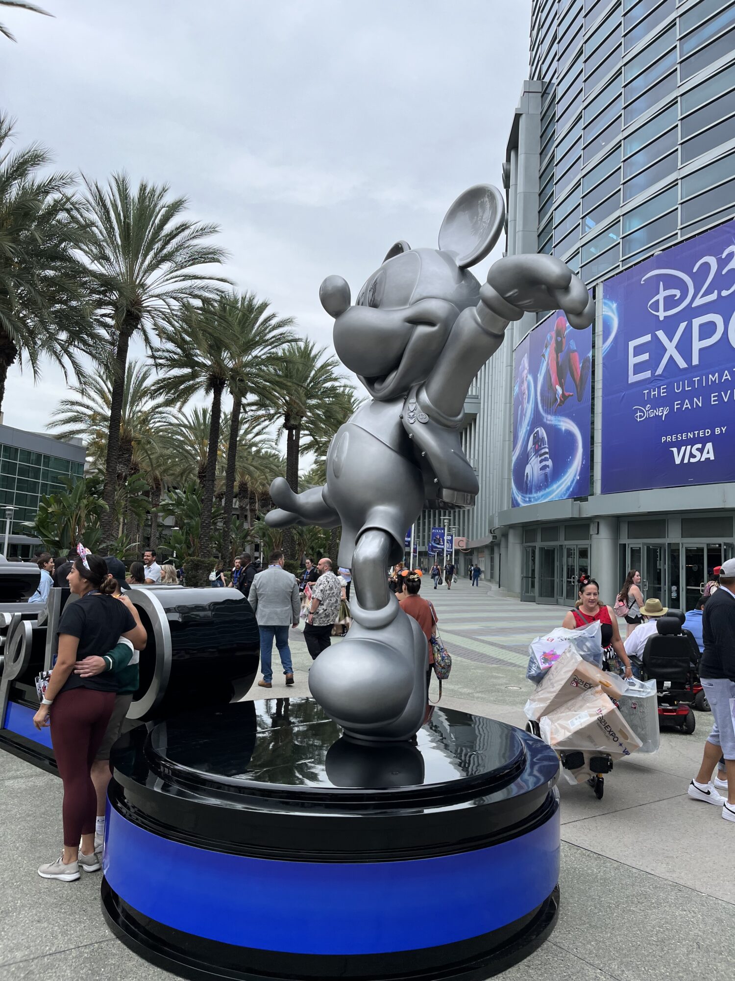 D23 2023年メンバー限定 ディズニー100周年 ミッキー 像 シルバー D23