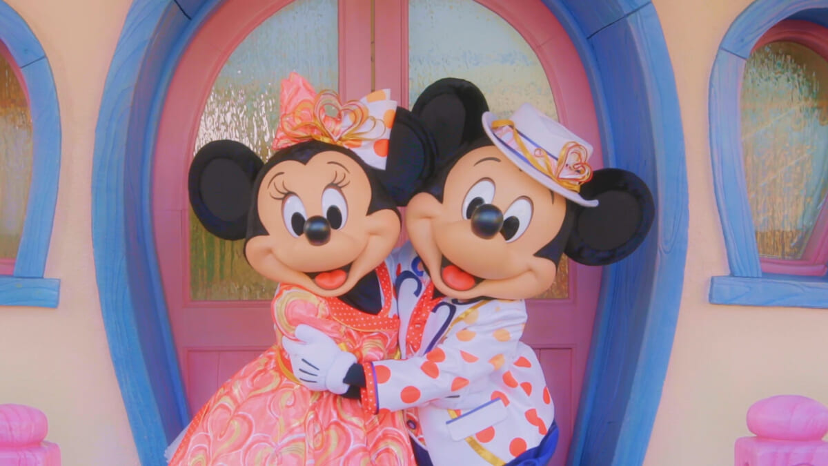 ミッキーがミニーにとびきり素敵なサプライズ！東京ディズニーリゾート