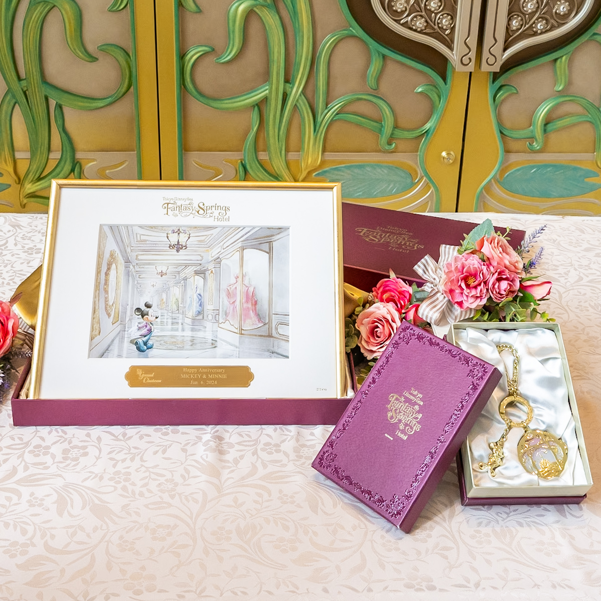 スペシャルアートフレームとキーホルダー！東京ディズニーシー