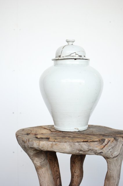 古伊万里白磁 沈香壺 P171｜骨董店 のびる 古美術 骨董 和風建具 蔵戸