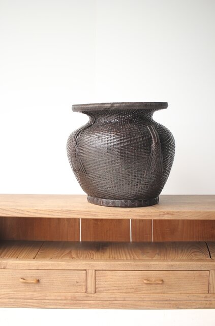 唐物牡丹籠写 手付宮島籠 六兵衛作 竹篭 U274｜骨董店 のびる 古美術