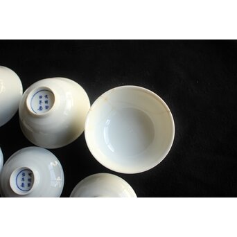 古伊万里 白磁蓋茶碗 4客 P590｜骨董店 のびる 古美術 骨董 和風建具