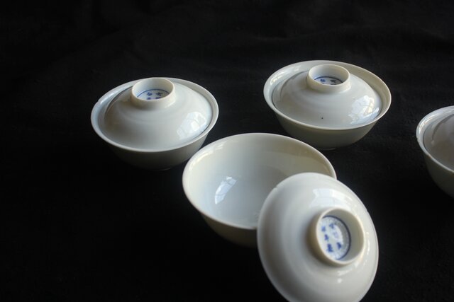 古伊万里 白磁蓋茶碗 4客 P590｜骨董店 のびる 古美術 骨董 和風建具