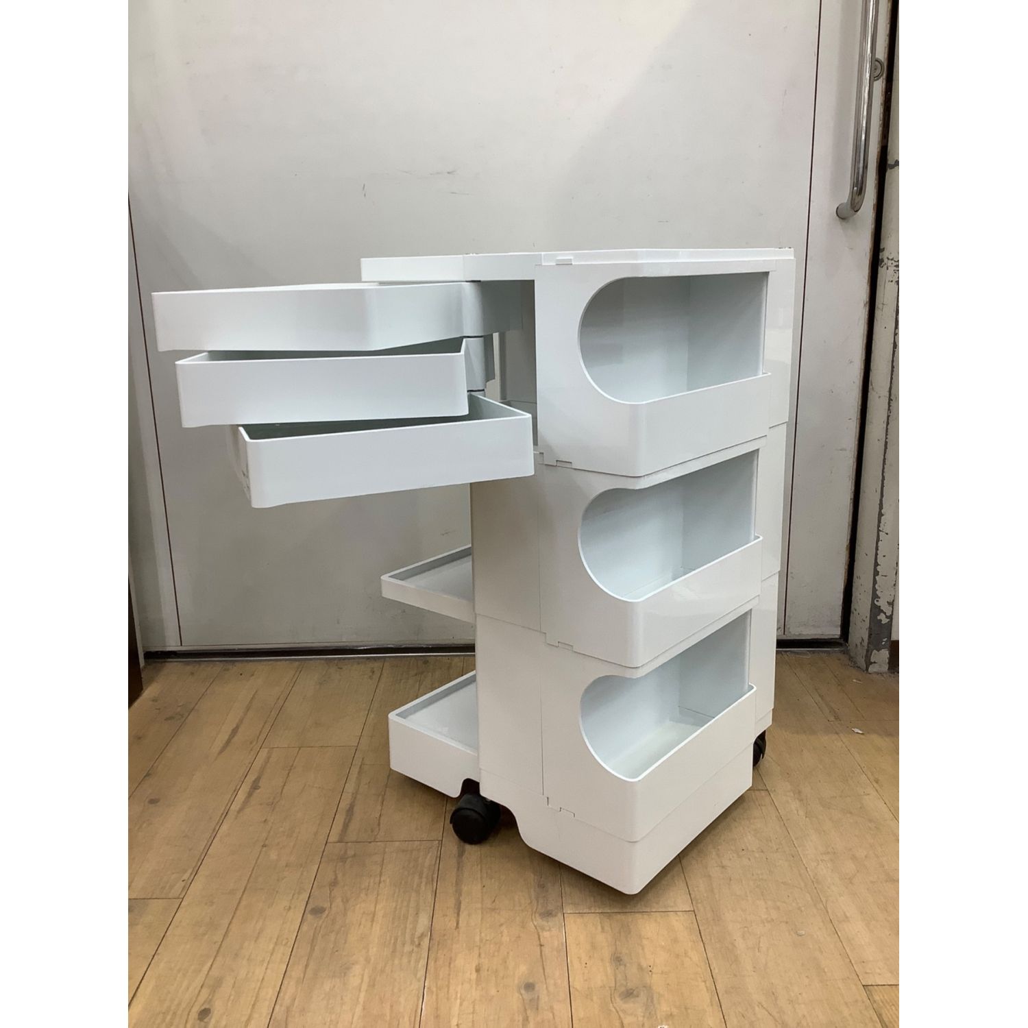 ボビーワゴン 割引 3段5トレイ ホワイト Amazon.co.jp: B-LINE/ビー