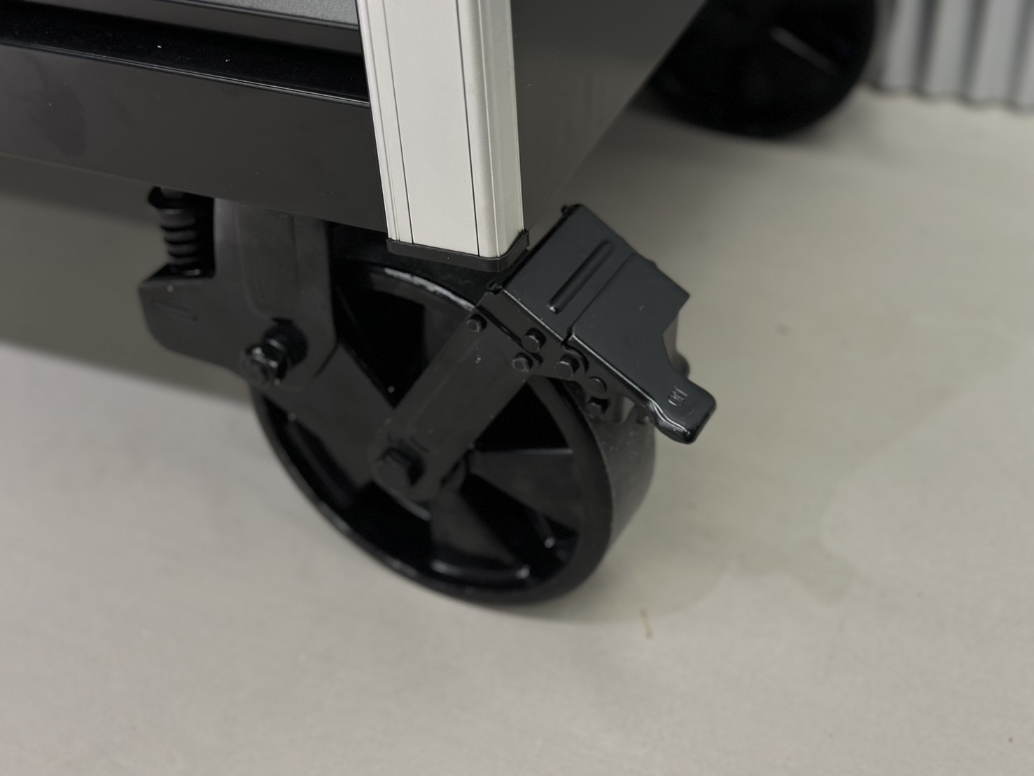 DEEN 18段ワイドキャビネット ブラック DNX72CA18BK | 公式オンライン