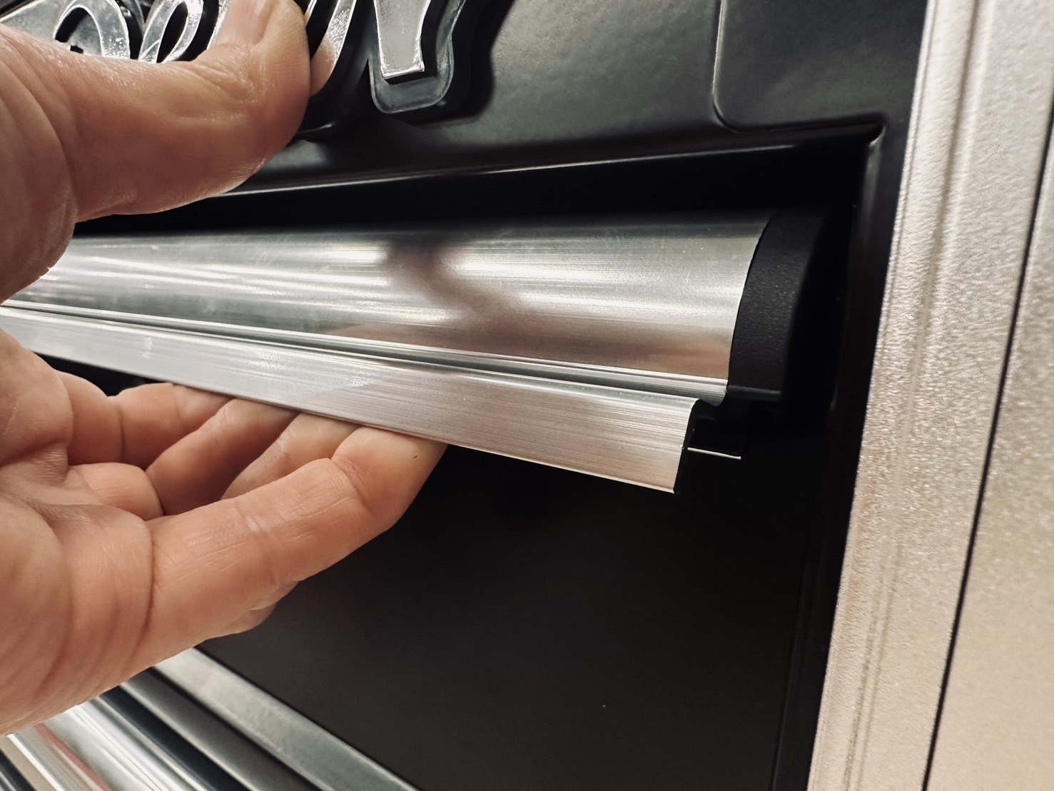 DEEN 18段ワイドキャビネット ブラック DNX72CA18BK | 公式オンライン